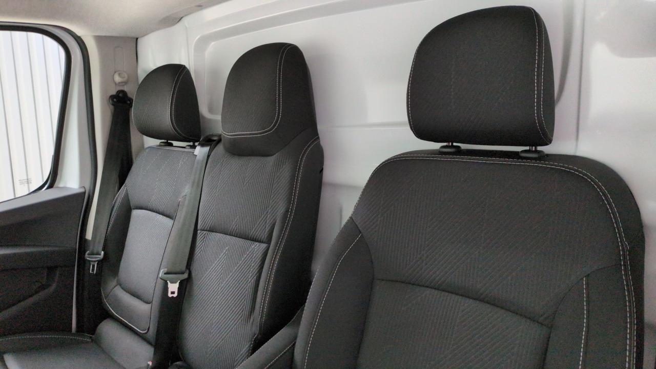 RENAULT TRAFIC L2H1 3T BLUE DCI 170 AUTO EXTRA + PLANCHER BOIS + RADARS AV