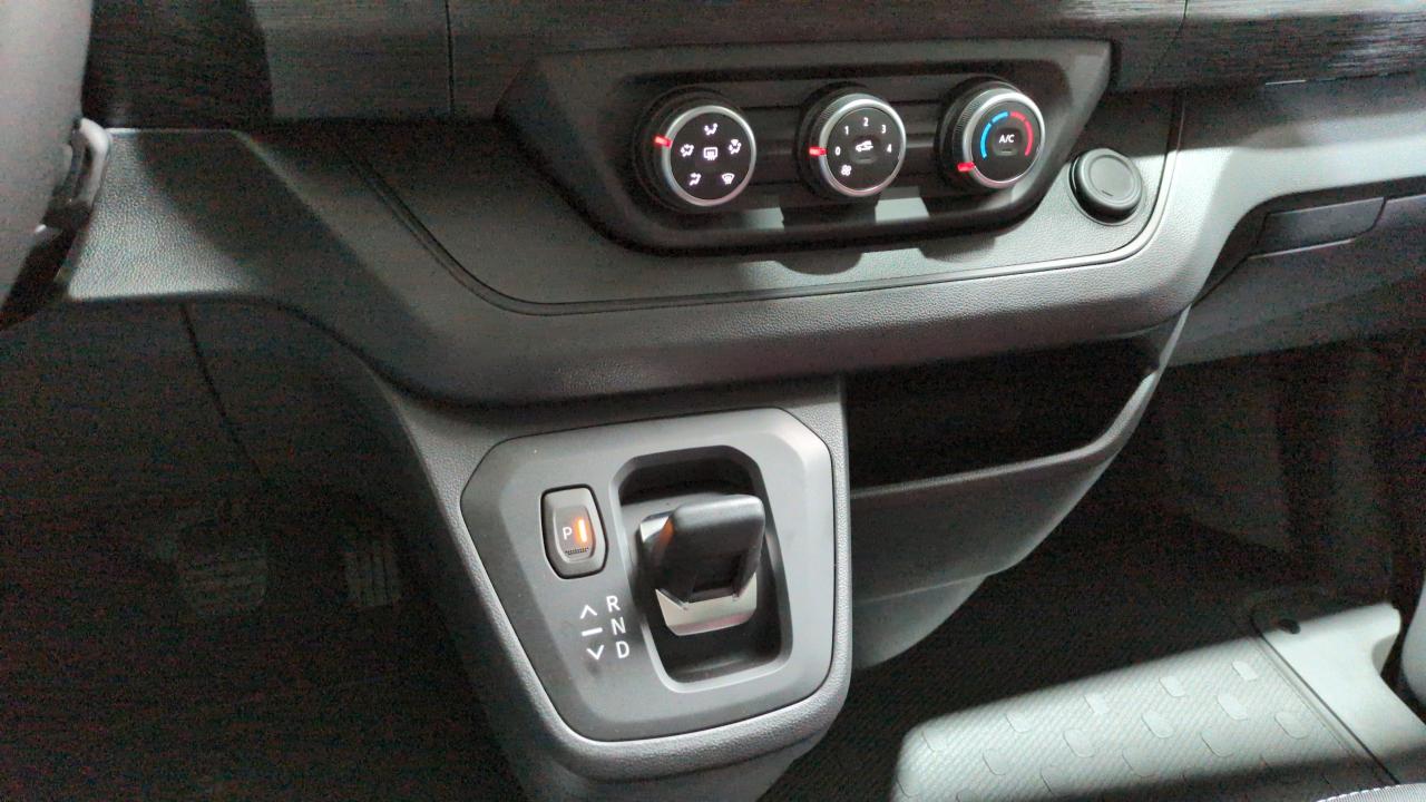 RENAULT TRAFIC L2H1 3T BLUE DCI 170 AUTO EXTRA + PLANCHER BOIS + RADARS AV