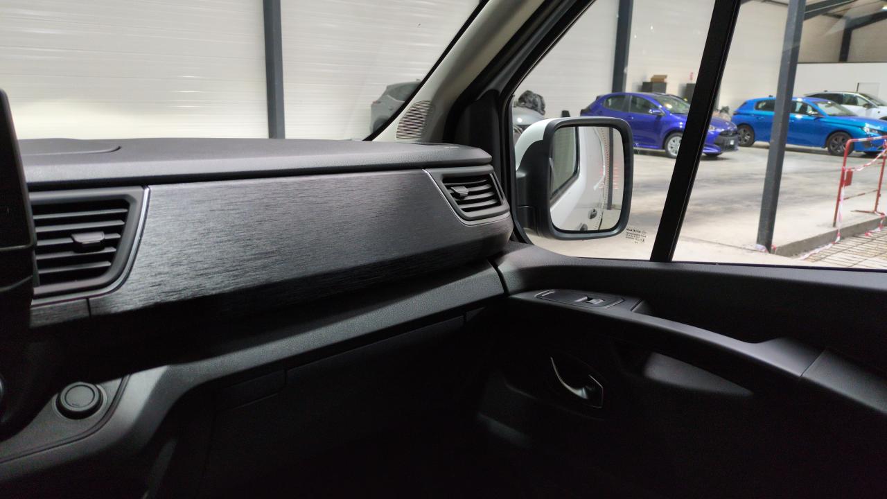 RENAULT TRAFIC L2H1 3T BLUE DCI 170 AUTO EXTRA + PLANCHER BOIS + RADARS AV