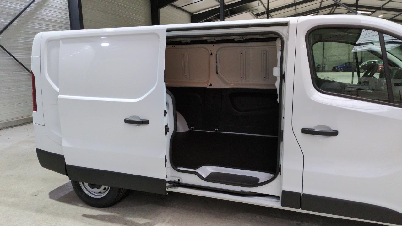 RENAULT TRAFIC L2H1 3T BLUE DCI 170 AUTO EXTRA + PLANCHER BOIS + RADARS AV
