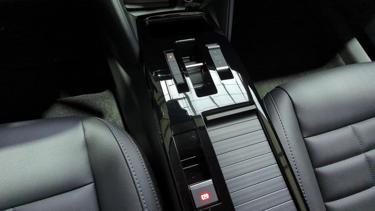 CITROEN C4  HYBRIDE 145 E-DCS6 MAX