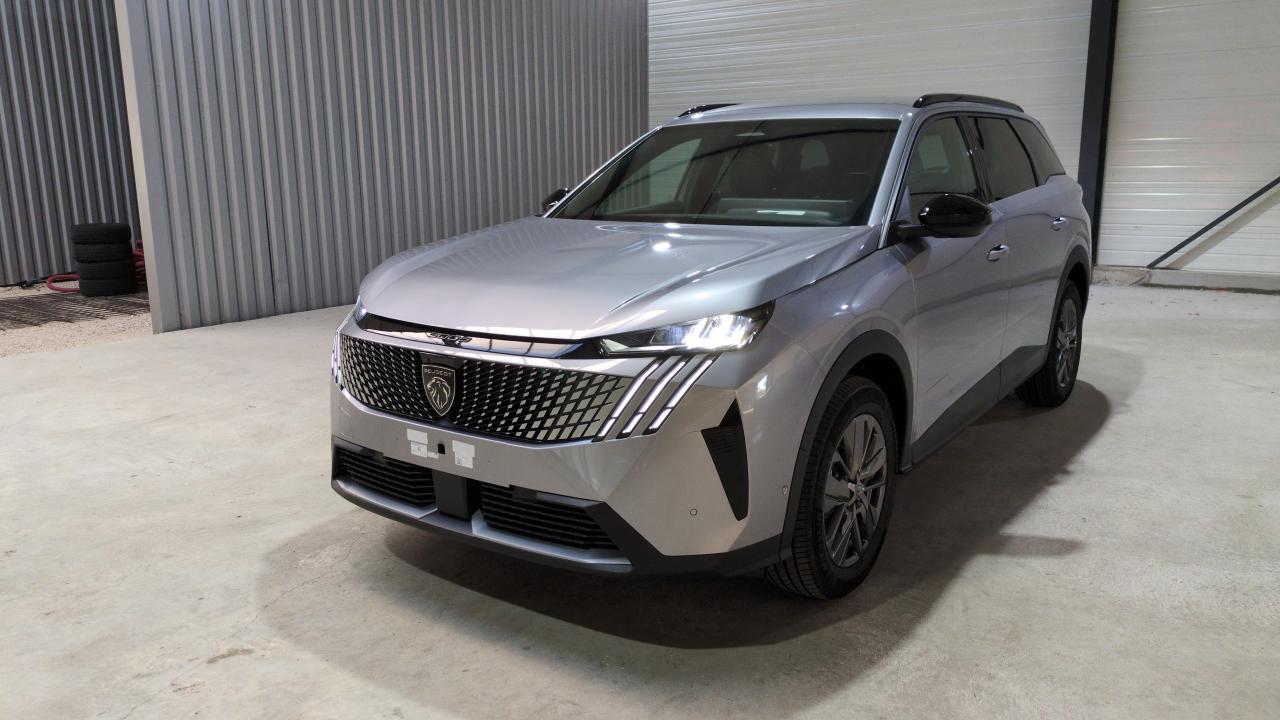 PEUGEOT 5008  HYBRID 145 E-DCS6 ALLURE SUREQUIPE