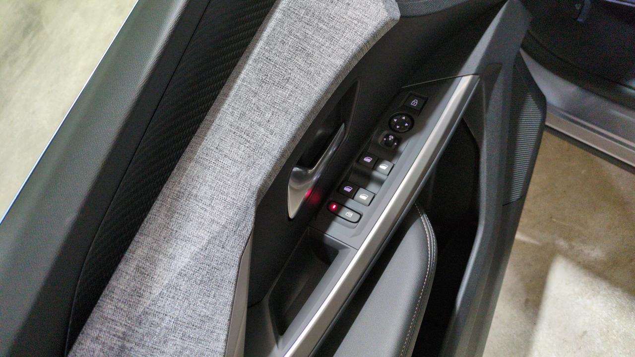PEUGEOT 5008  HYBRID 145 E-DCS6 ALLURE SUREQUIPE