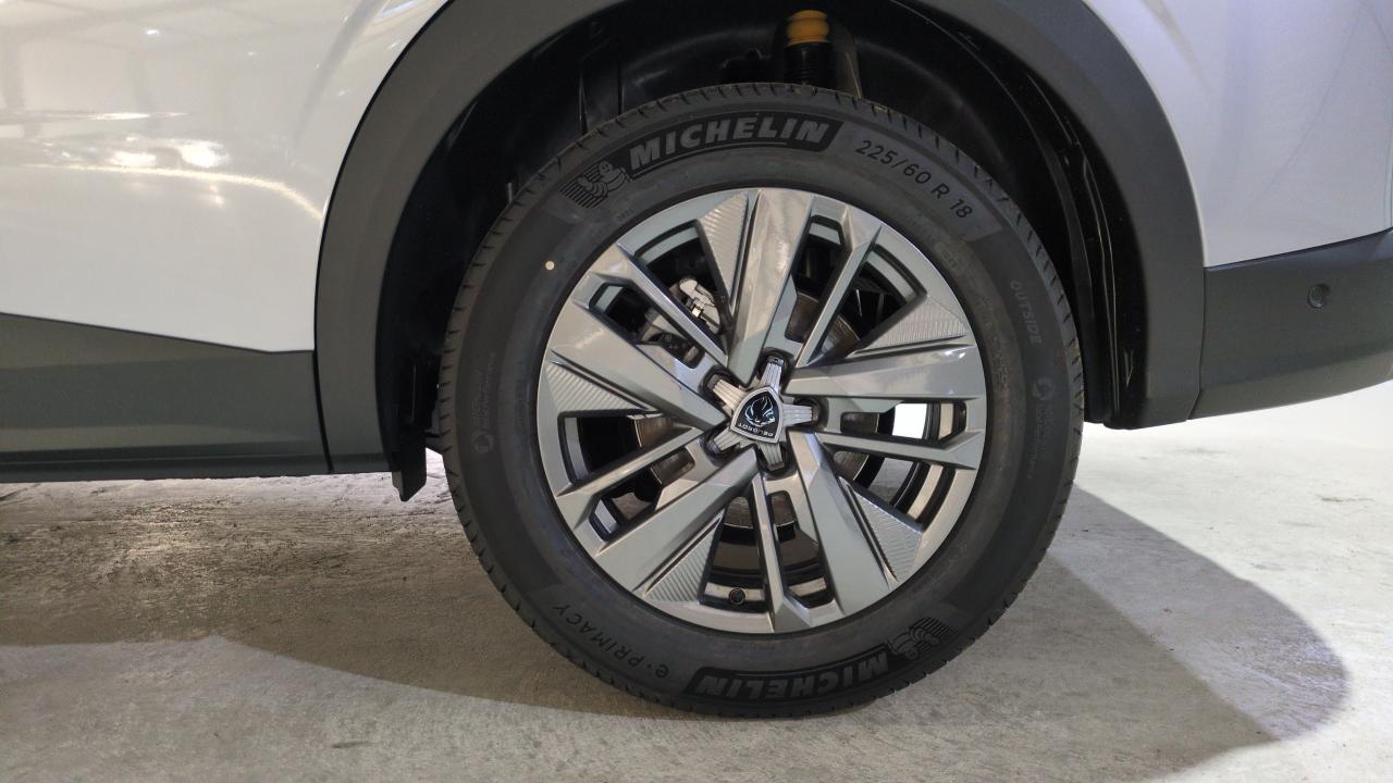 PEUGEOT 5008  HYBRID 145 E-DCS6 ALLURE SUREQUIPE