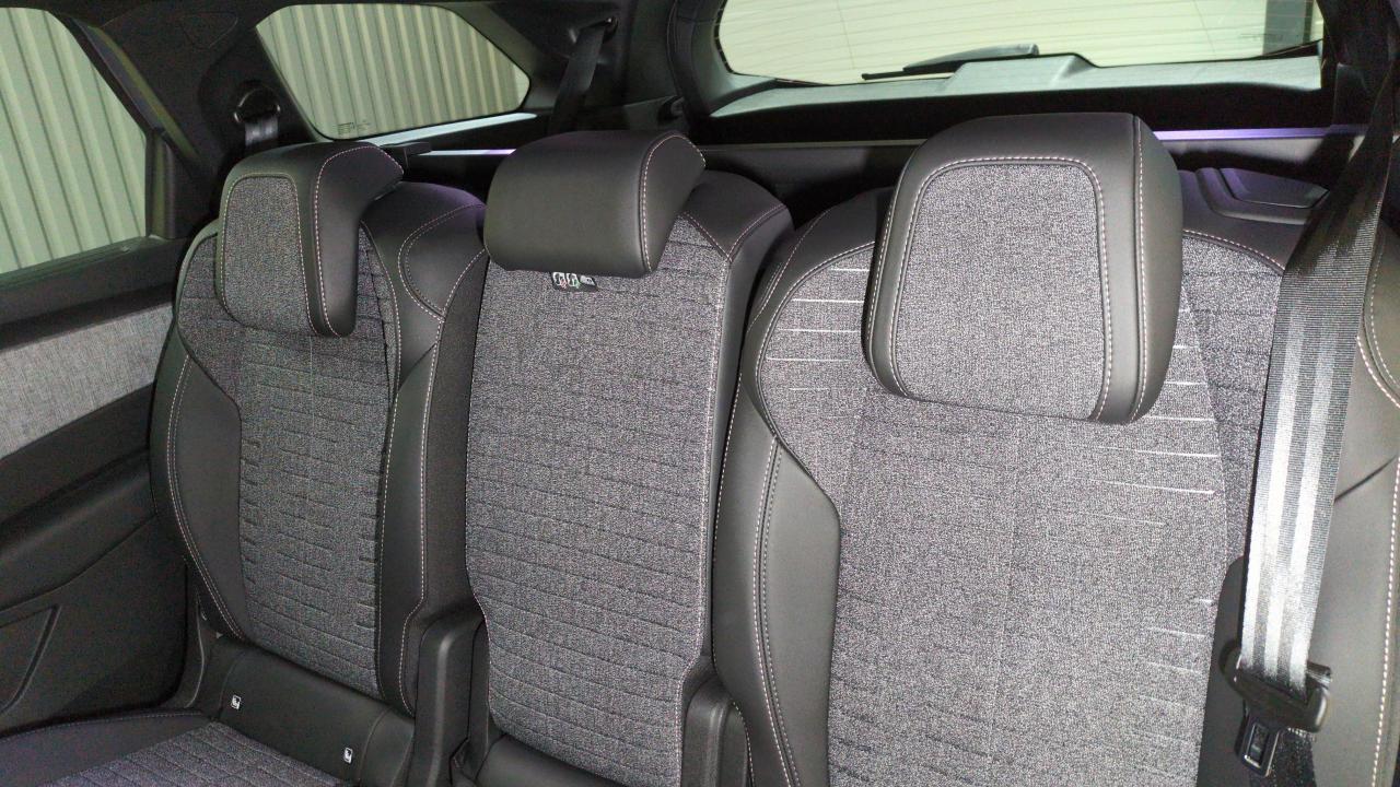 PEUGEOT 5008  HYBRID 145 E-DCS6 ALLURE SUREQUIPE