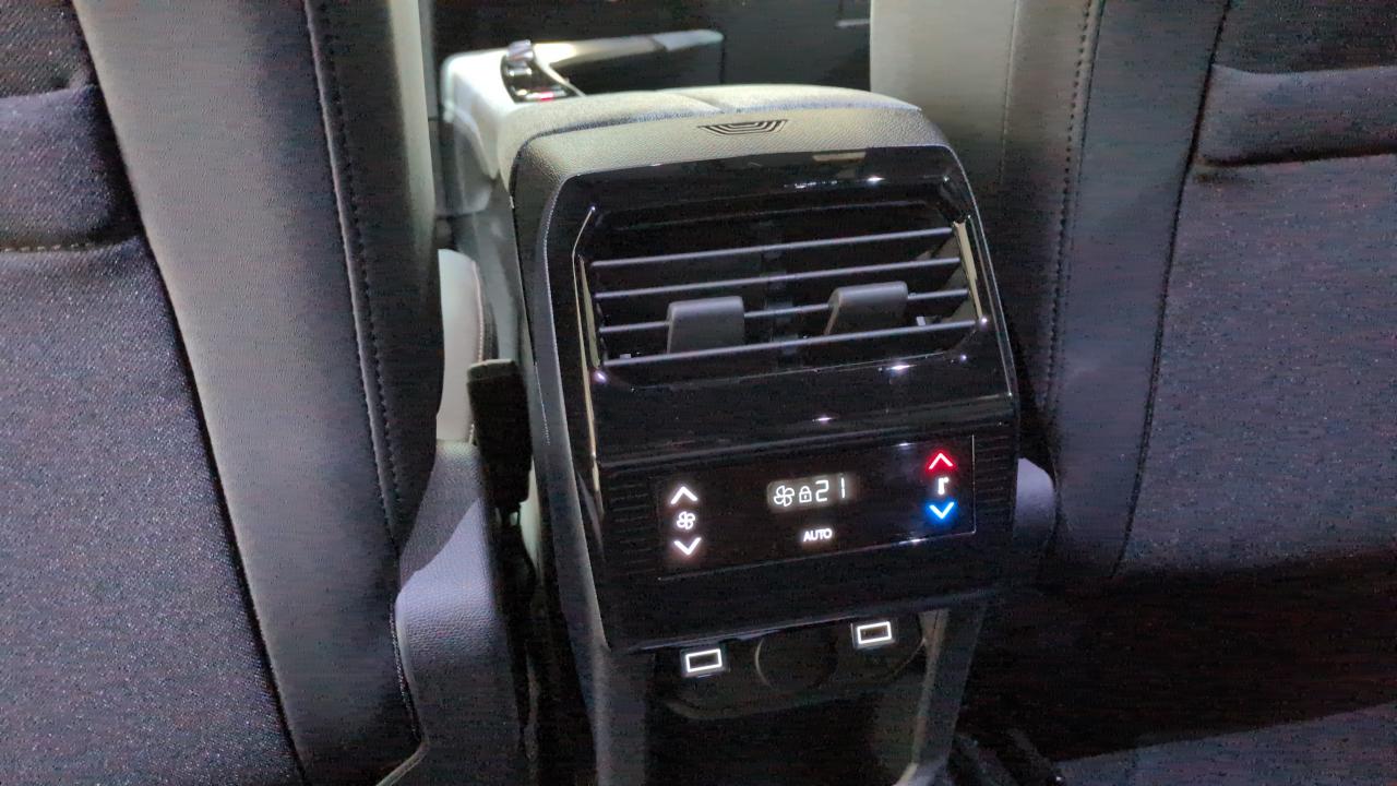 PEUGEOT 5008  HYBRID 145 E-DCS6 ALLURE SUREQUIPE
