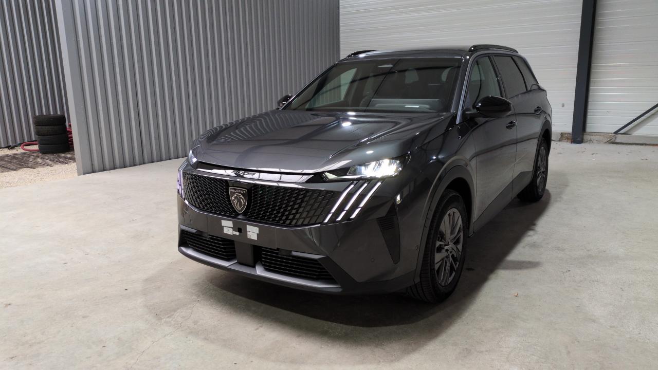 PEUGEOT 5008  HYBRID 145 E-DCS6 ALLURE SUREQUIPE