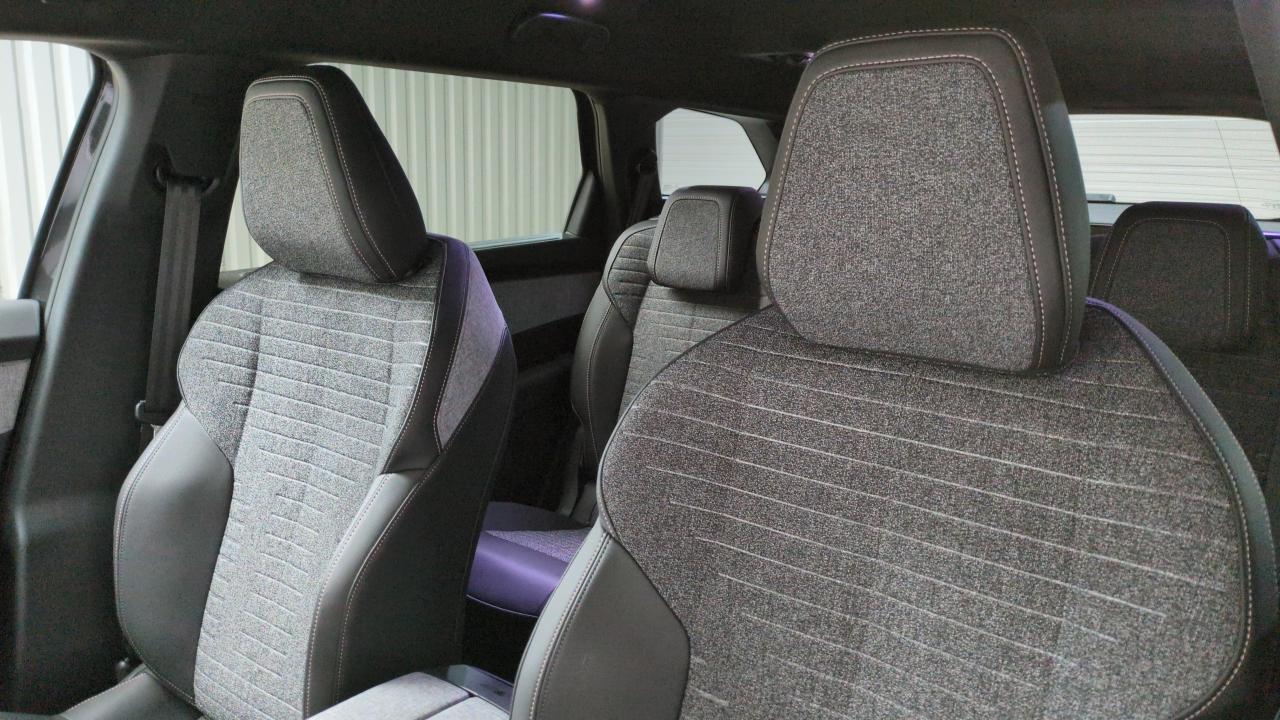 PEUGEOT 5008  HYBRID 145 E-DCS6 ALLURE SUREQUIPE