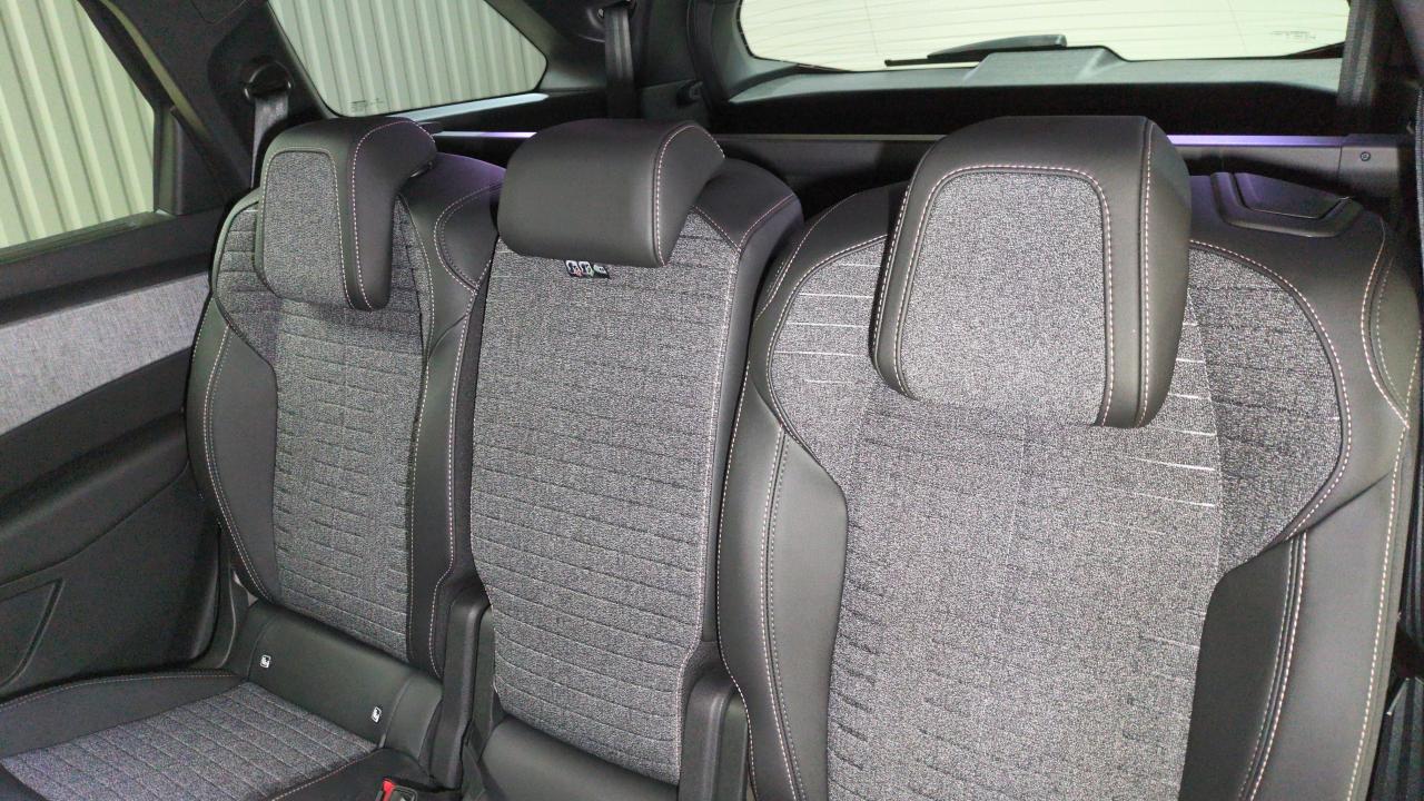 PEUGEOT 5008  HYBRID 145 E-DCS6 ALLURE SUREQUIPE