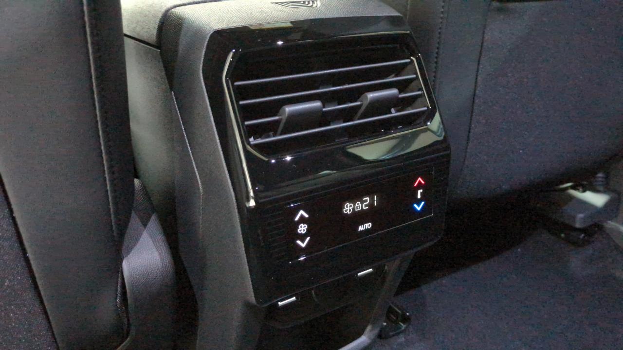 PEUGEOT 5008  HYBRID 145 E-DCS6 ALLURE SUREQUIPE