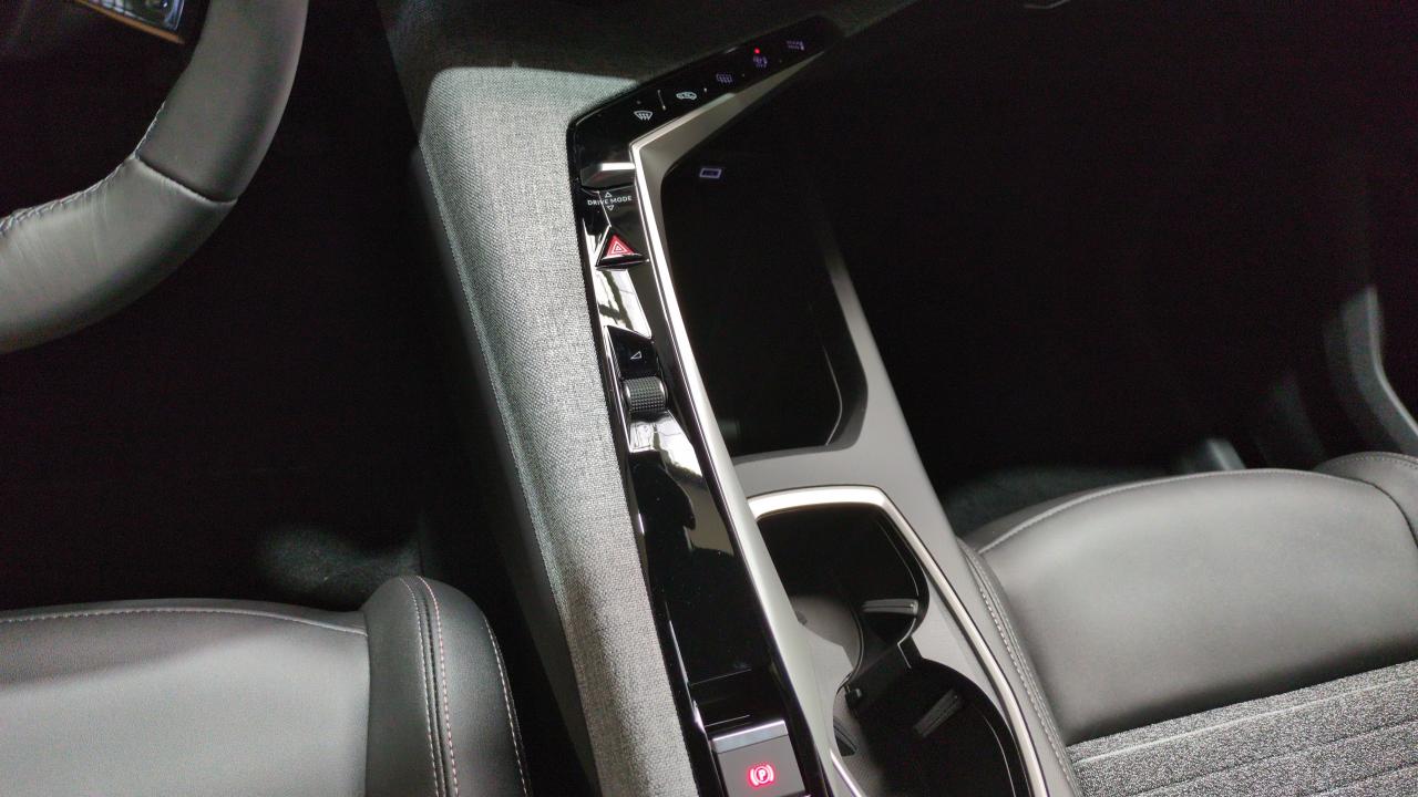 PEUGEOT 5008  HYBRID 145 E-DCS6 ALLURE SUREQUIPE