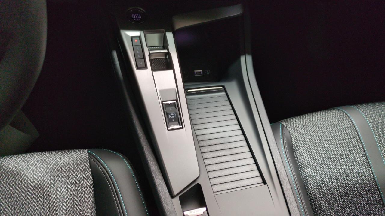 PEUGEOT 308 BLUEHDI 130CH S&S EAT8 ALLURE + ADML + NAVI