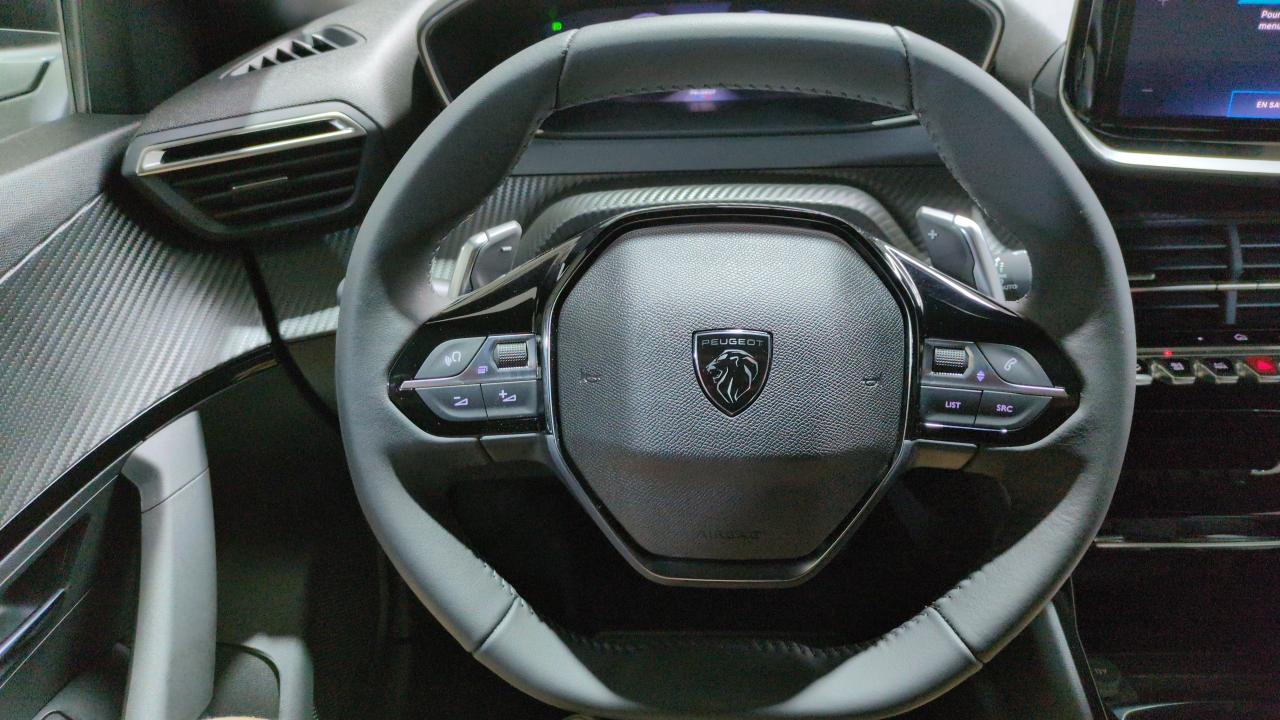PEUGEOT 2008 HYBRID 145 E-DCS6 ALLURE + ANGLES MORTS + CAMERA 360