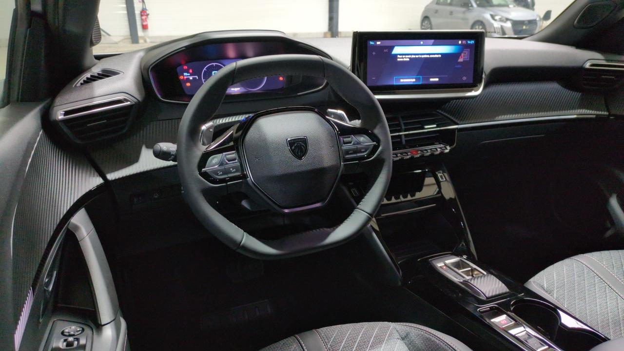 PEUGEOT 2008 HYBRID 145 E-DCS6 ALLURE + ANGLES MORTS + CAMERA 360