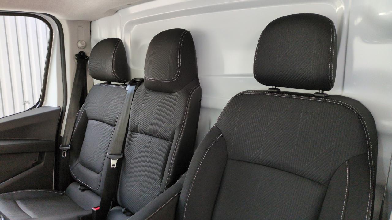 RENAULT TRAFIC L2H1 3T BLUE DCI 150 AUTO EXTRA + PLANCHER BOIS + RADARS AV