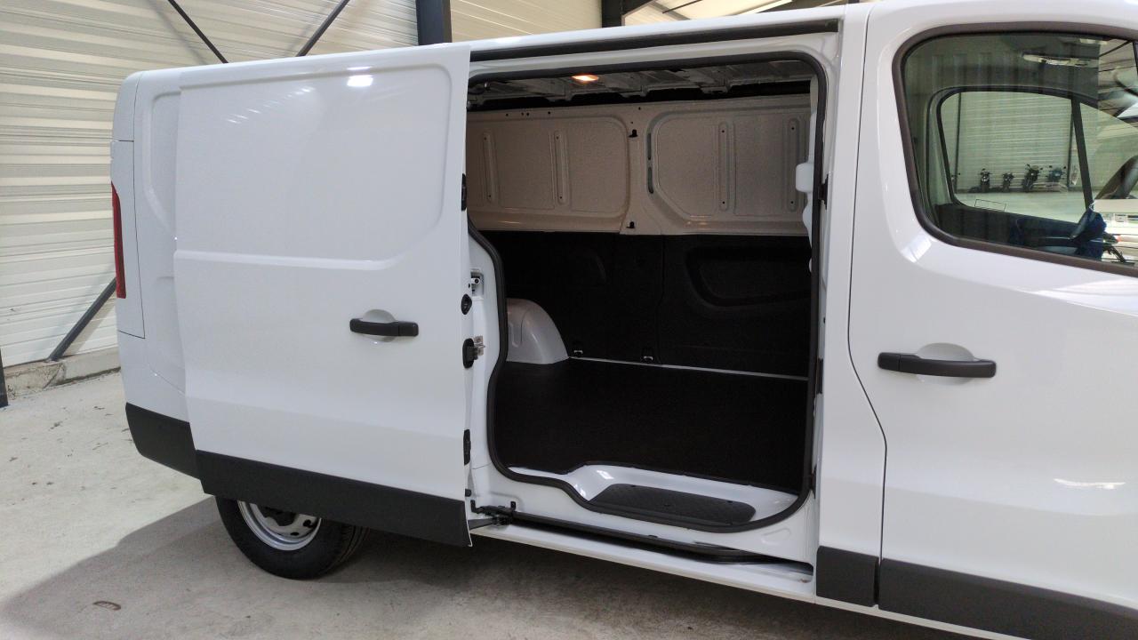RENAULT TRAFIC L2H1 3T BLUE DCI 150 AUTO EXTRA + PLANCHER BOIS + RADARS AV