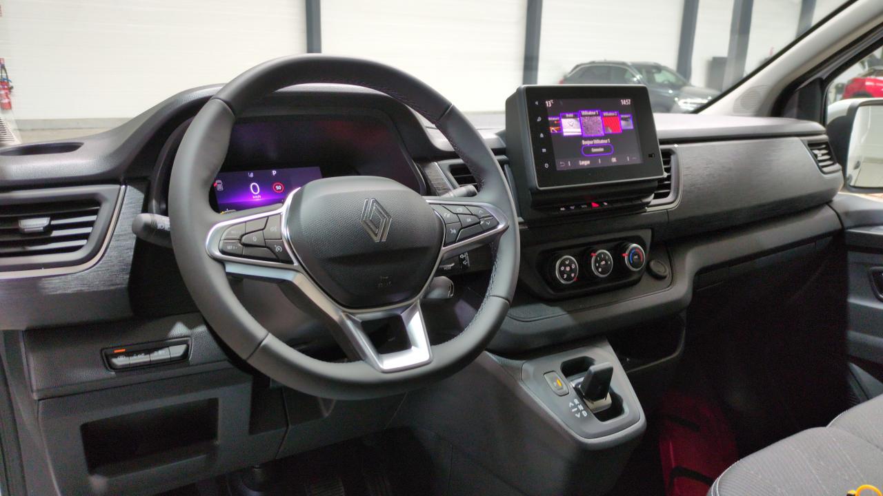 RENAULT TRAFIC L2H1 3T BLUE DCI 170 AUTO EXTRA + PLANCHER BOIS + RADARS AV