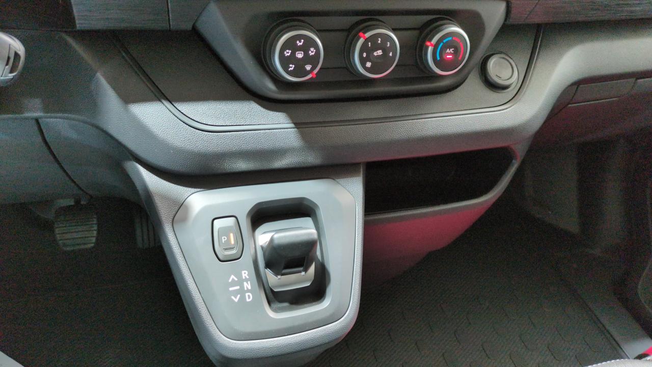 RENAULT TRAFIC L2H1 3T BLUE DCI 170 AUTO EXTRA + PLANCHER BOIS + RADARS AV