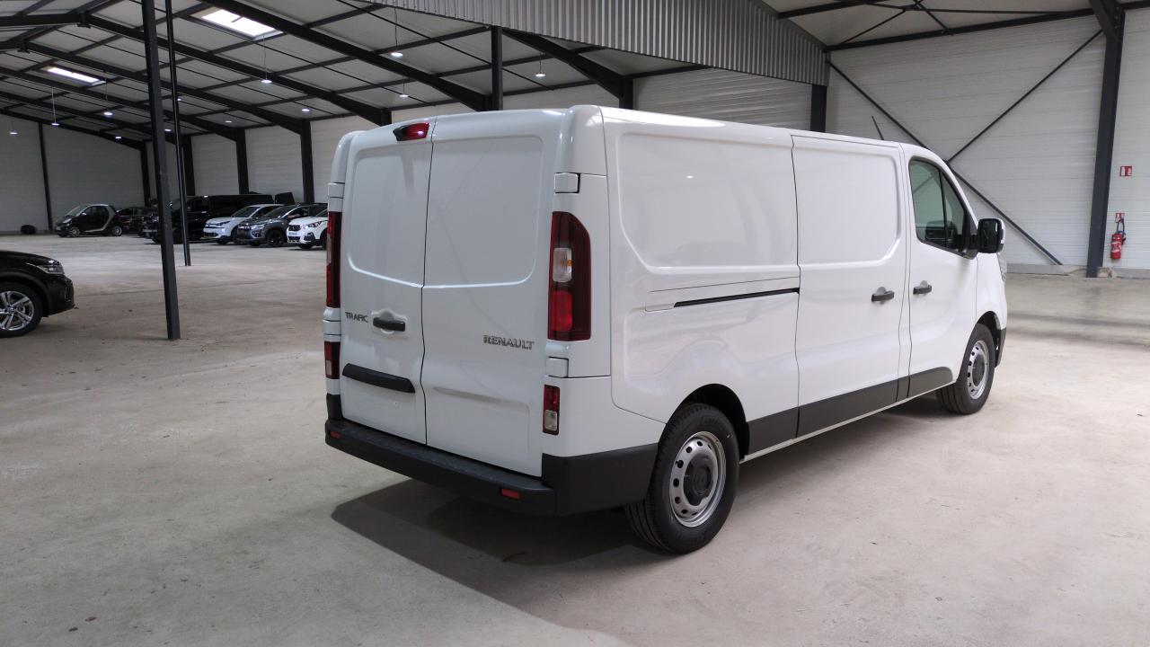 RENAULT TRAFIC L2H1 3T BLUE DCI 170 AUTO EXTRA + PLANCHER BOIS + RADARS AV