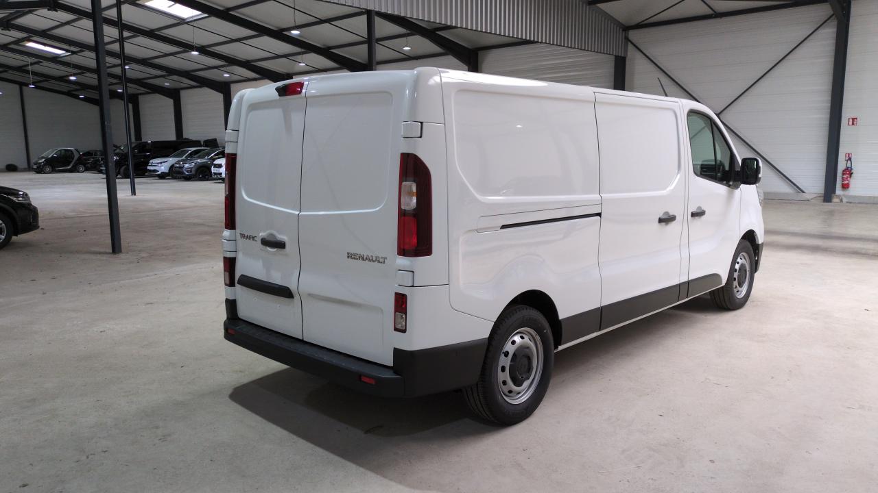 RENAULT TRAFIC L2H1 3T BLUE DCI 170 AUTO EXTRA + PLANCHER BOIS + RADARS AV