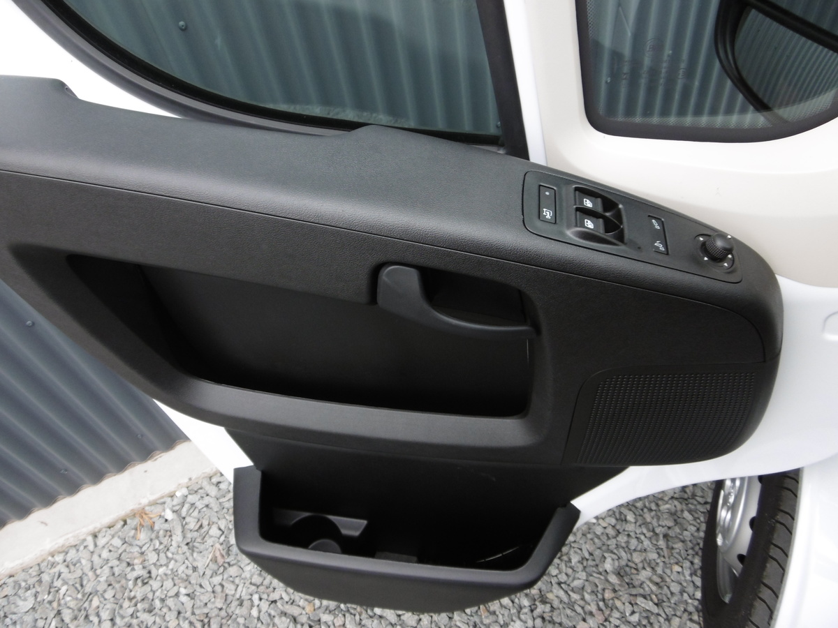 PEUGEOT BOXER VAN 165 BlueHDi + Caméra recul + Apple carplay + Android auto