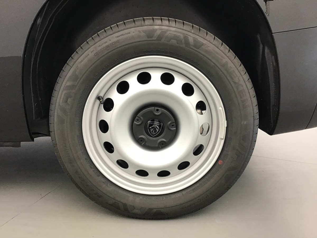 PEUGEOT PARTNER STANDARD LIGHT 650 KG VAN 1.5 Bluehdi 130ch Eat8 Van