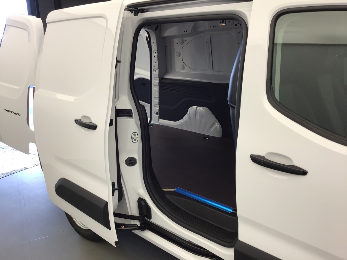 PEUGEOT PARTNER LONG HEAVY 1000 KG VAN 1.5 Bluehdi 130ch Eat8 Van + ADML + Navigation