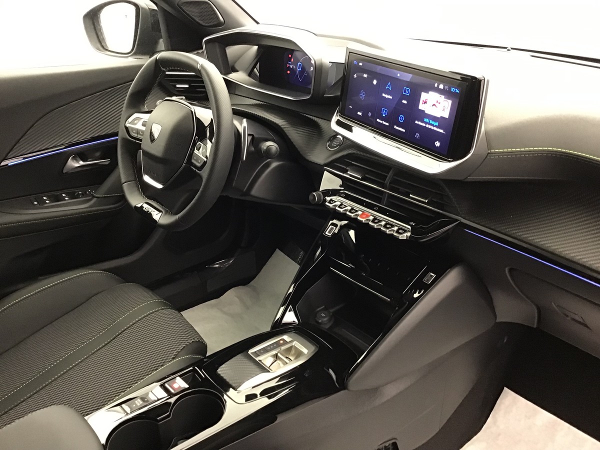 PEUGEOT 2008 HYBRID 145 GT 1.2 Hybrid 136ch E-Dsc6 Gt