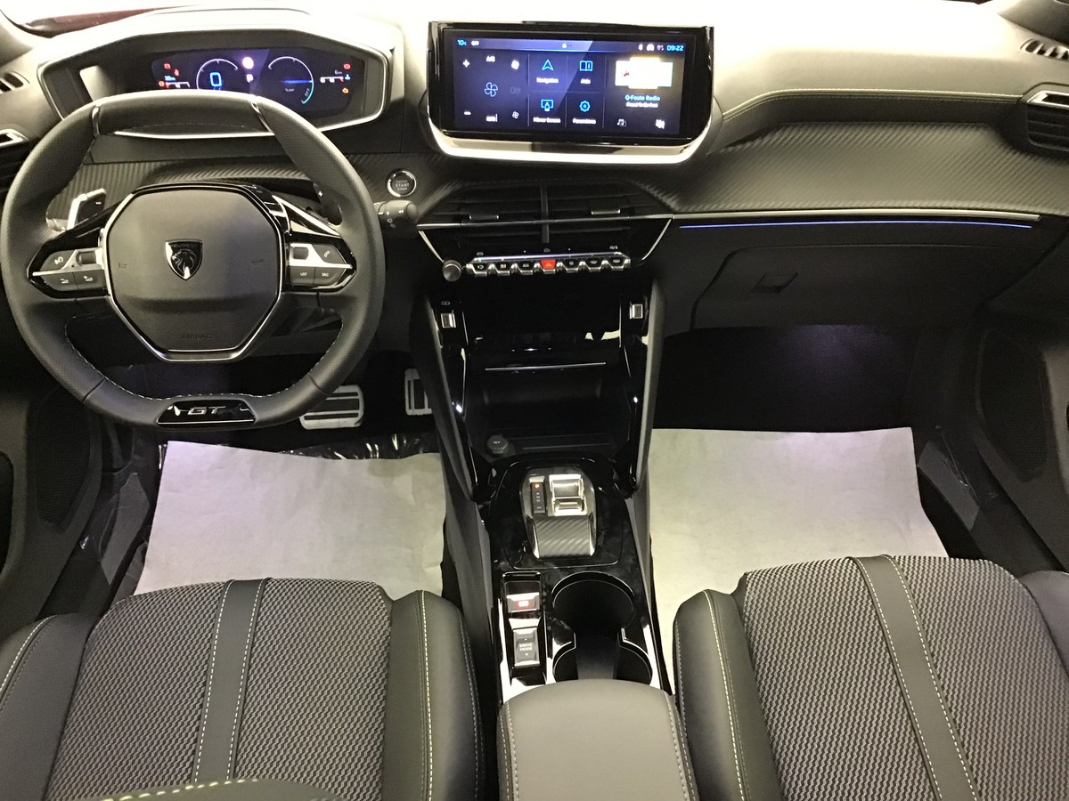PEUGEOT 2008 HYBRID 145 GT 1.2 Hybrid 136ch E-Dsc6 Gt + Navigation + Angles morts + Régulateur vitesse