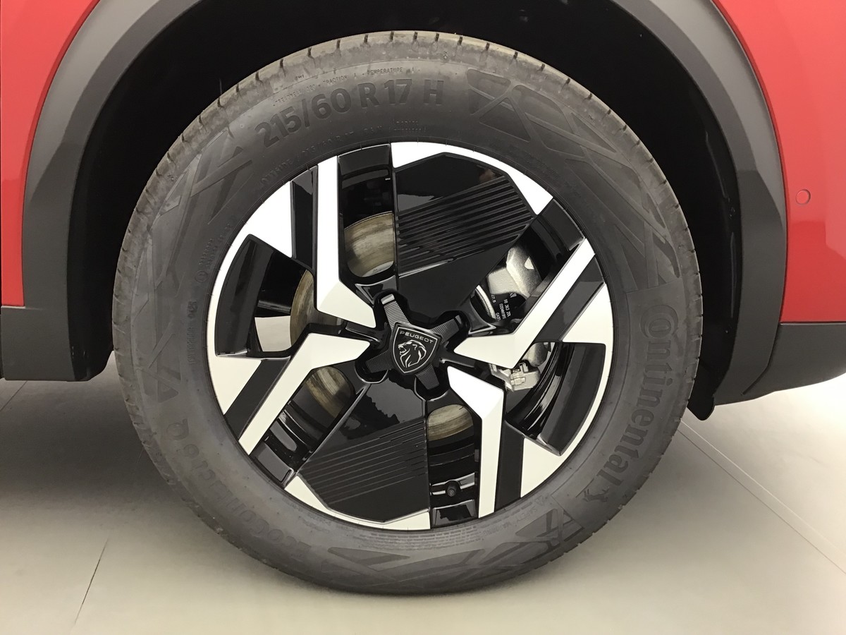 PEUGEOT 2008 HYBRID 145 GT 1.2 Hybrid 136ch E-Dsc6 Gt + Navigation + Angles morts + Régulateur vitesse