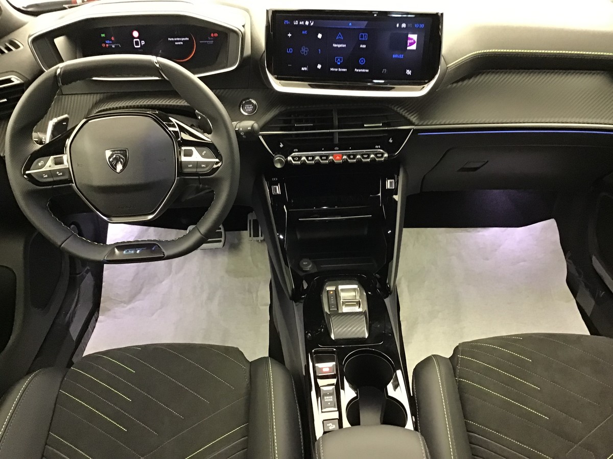 PEUGEOT 2008 HYBRID 145 GT 1.2 Hybrid 136ch E-Dsc6 Gt + Régulateur de vitesse + Navigation