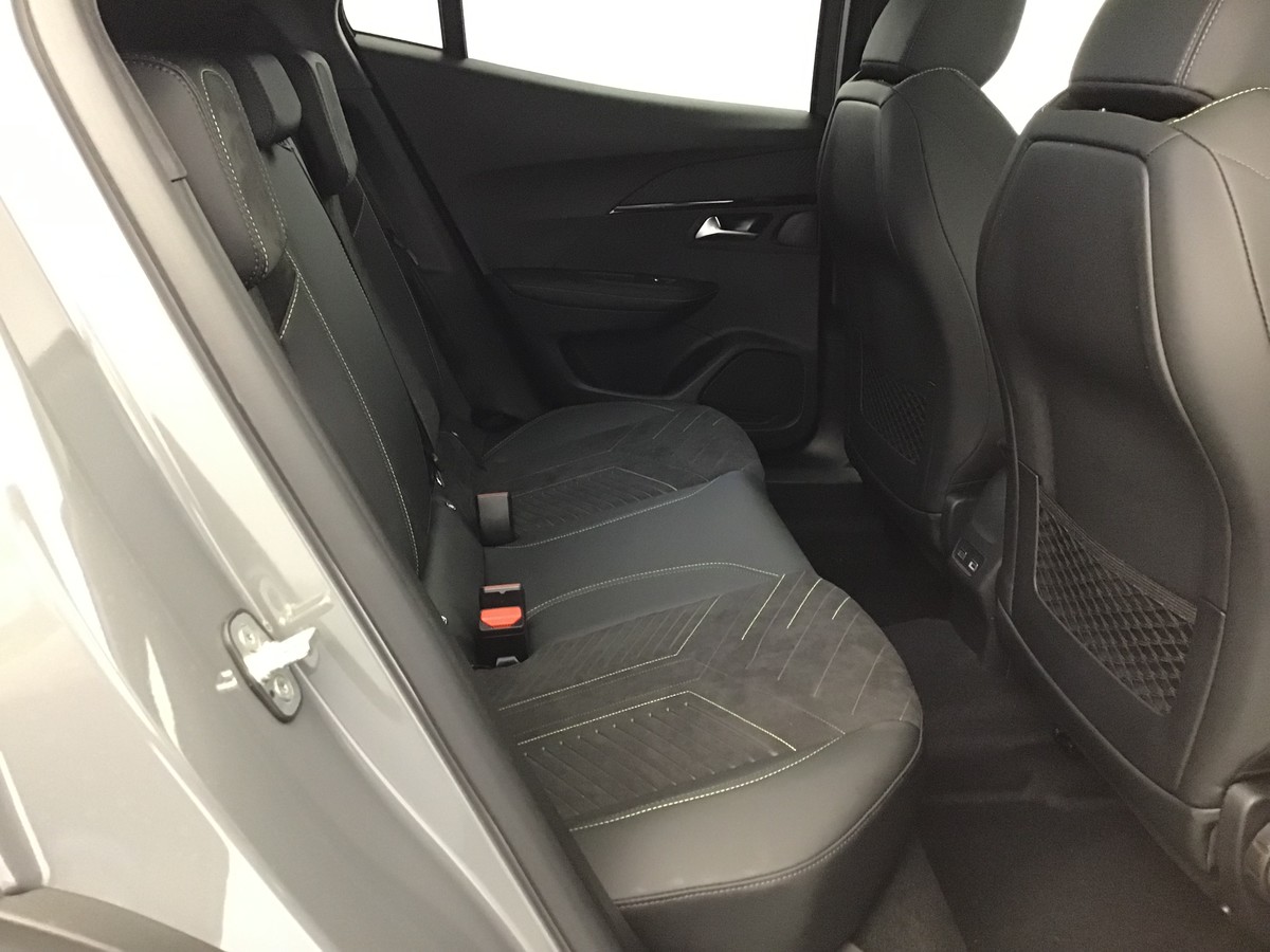 PEUGEOT 2008 HYBRID 145 GT 1.2 Hybrid 136ch E-Dsc6 Gt + Régulateur de vitesse + Navigation