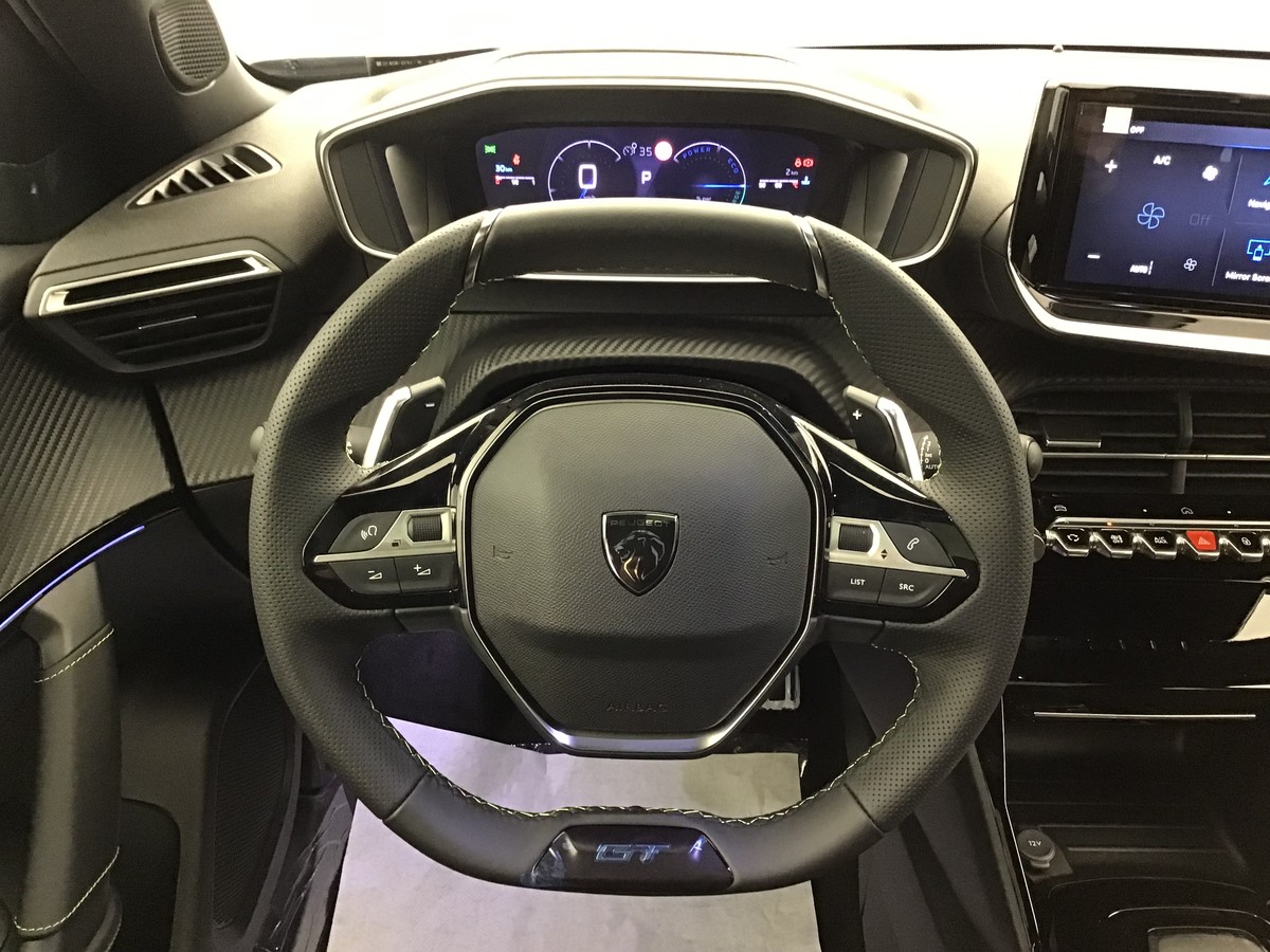 PEUGEOT 2008 HYBRID 145 GT 1.2 Hybrid 136ch E-Dsc6 Gt