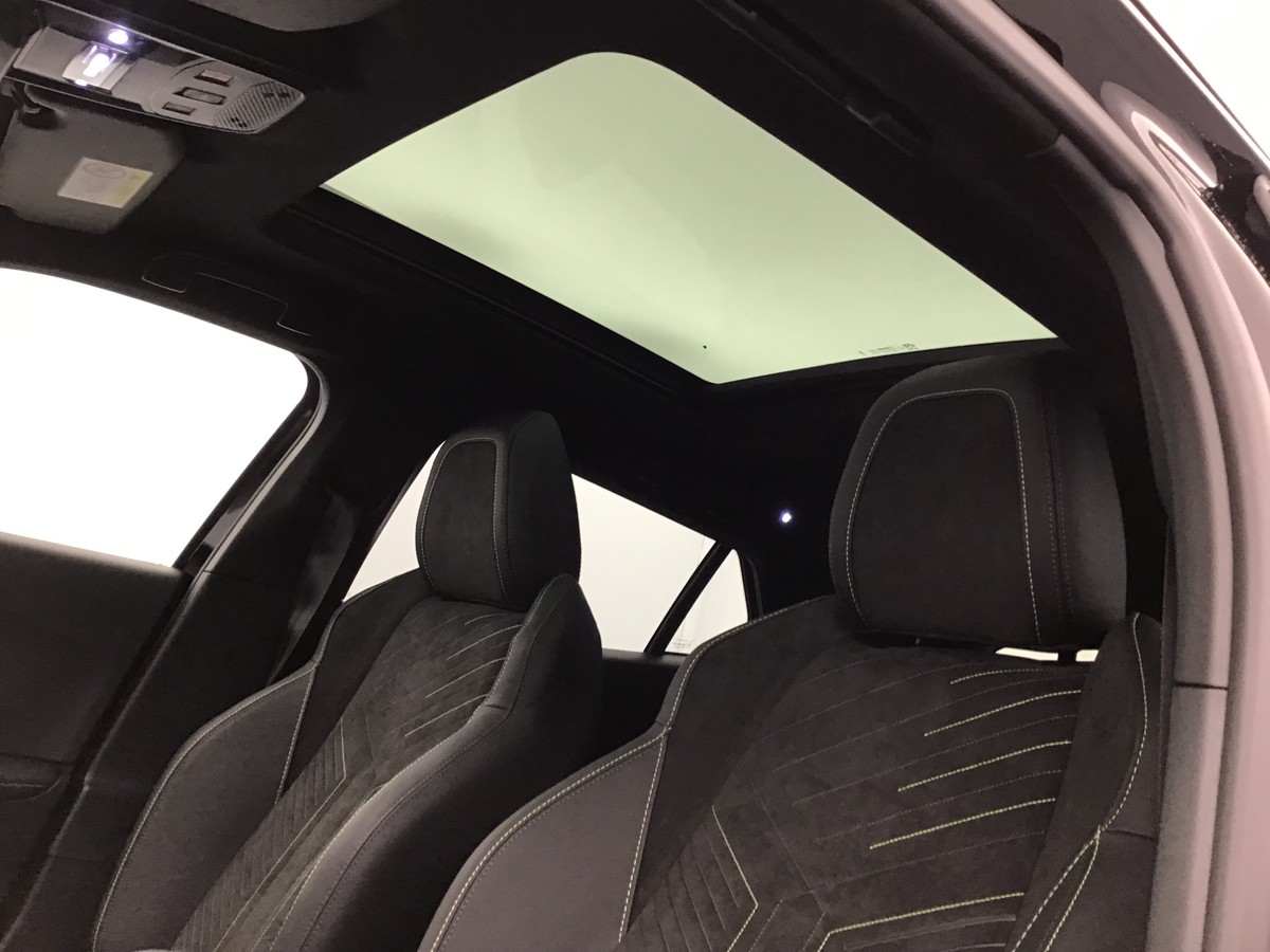 PEUGEOT 2008 HYBRID 145 GT 1.2 Hybrid 136ch E-Dsc6 Gt