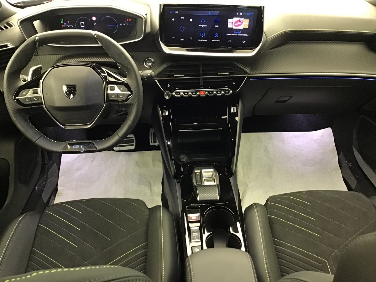 PEUGEOT 2008 HYBRID 145 GT 1.2 Hybrid 136ch E-Dsc6 Gt + Régulateur de vitesse + Navigation
