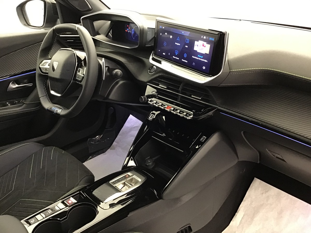 PEUGEOT 2008 HYBRID 145 GT 1.2 Hybrid 136ch E-Dsc6 Gt + Régulateur de vitesse + Navigation