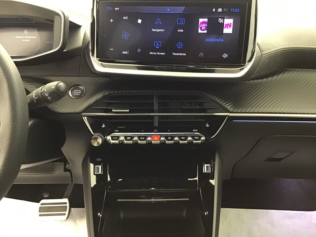 PEUGEOT 2008 HYBRID 145 GT 1.2 Hybrid 136ch E-Dsc6 Gt + Régulateur de vitesse + Navigation