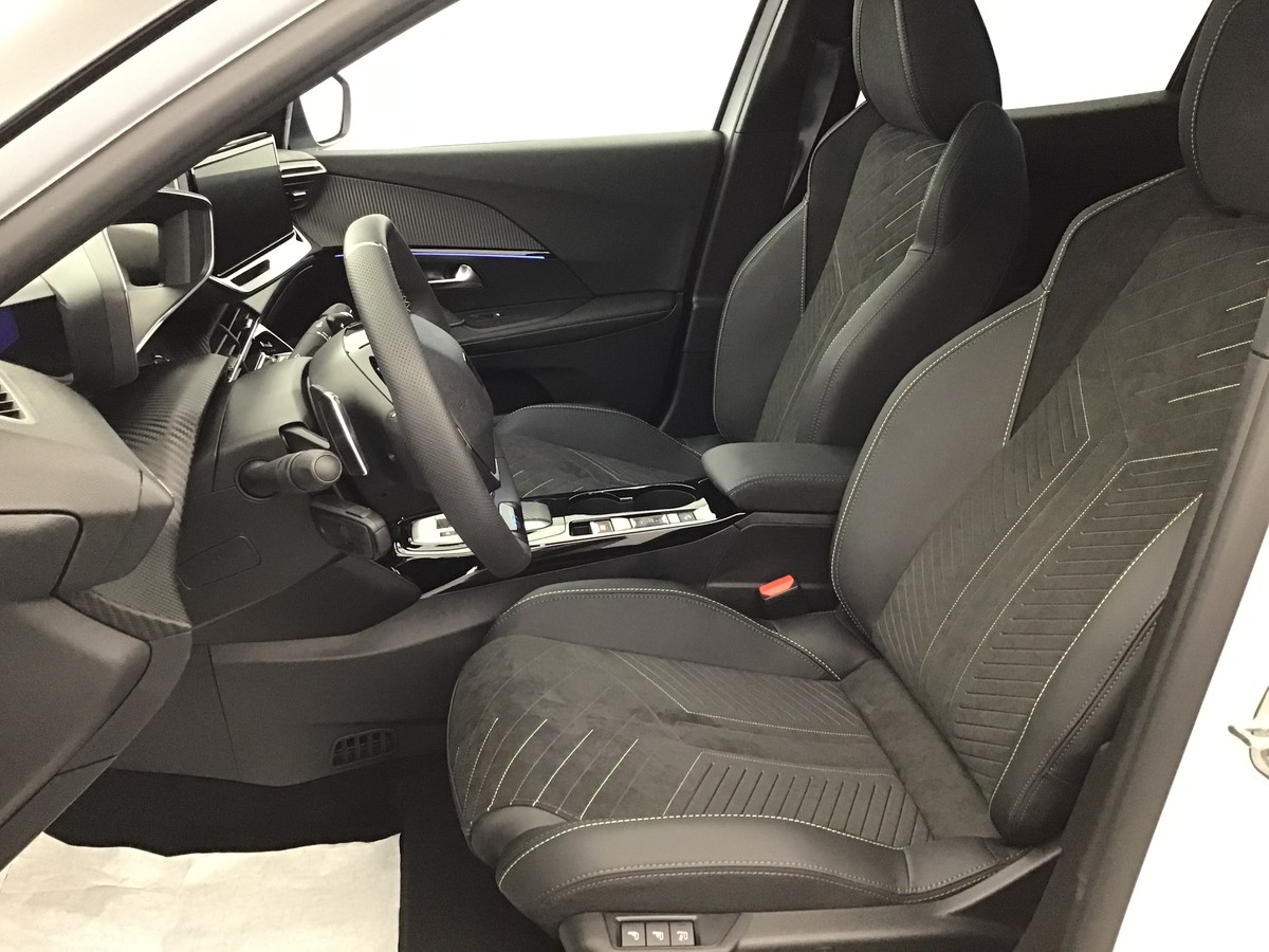 PEUGEOT 2008 HYBRID 145 GT 1.2 Hybrid 136ch E-Dsc6 Gt + Régulateur de vitesse + Navigation