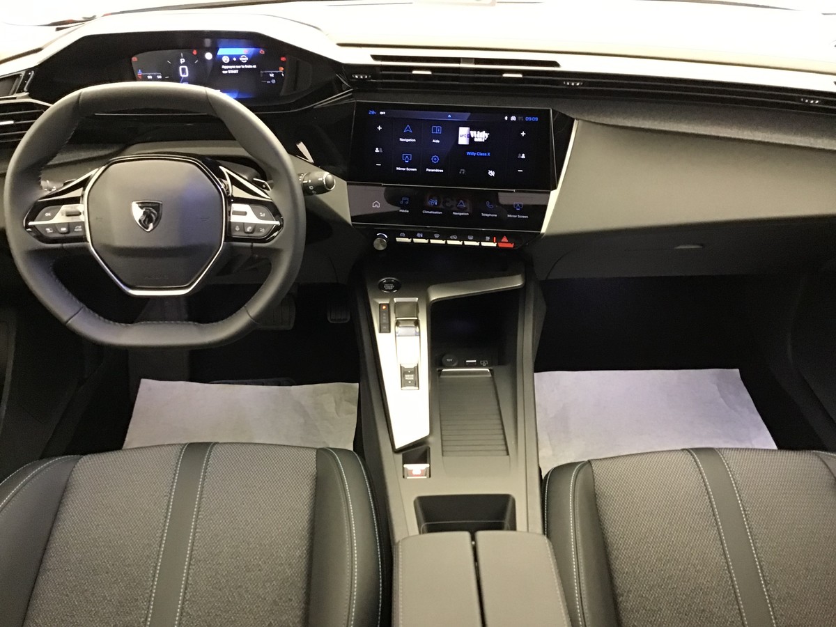 PEUGEOT 308 ALLURE 1.5 Bluehdi 130ch Eat8 Allure + Navigation + ADML