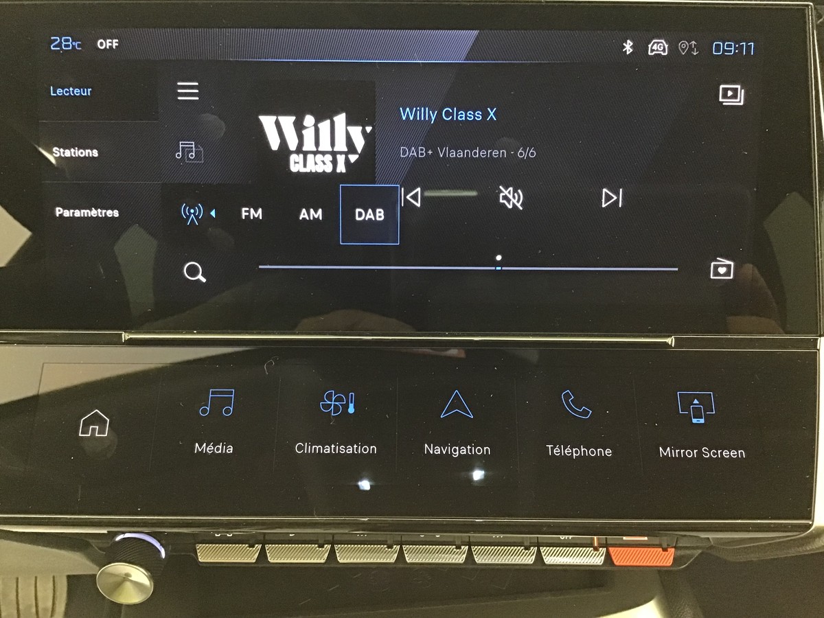PEUGEOT 308 ALLURE 1.5 Bluehdi 130ch Eat8 Allure + Navigation + ADML