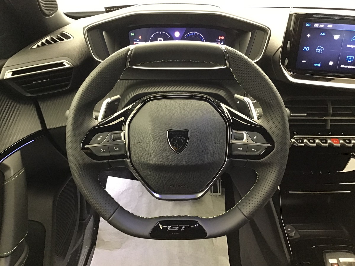 PEUGEOT 2008 HYBRID 145 GT 1.2 Hybrid 136ch E-Dsc6 Gt