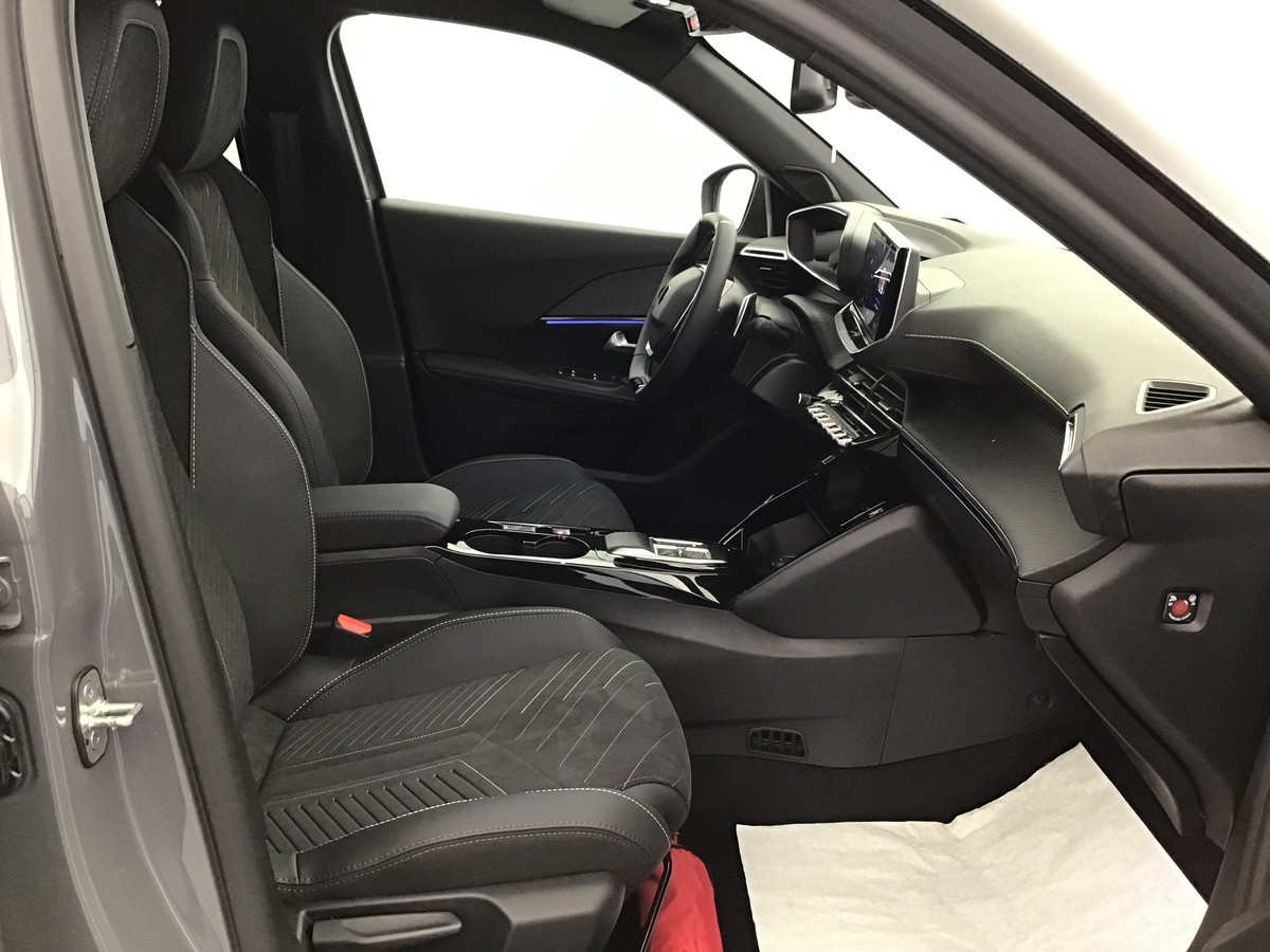 PEUGEOT 2008 HYBRID 145 GT 1.2 Hybrid 136ch E-Dsc6 Gt
