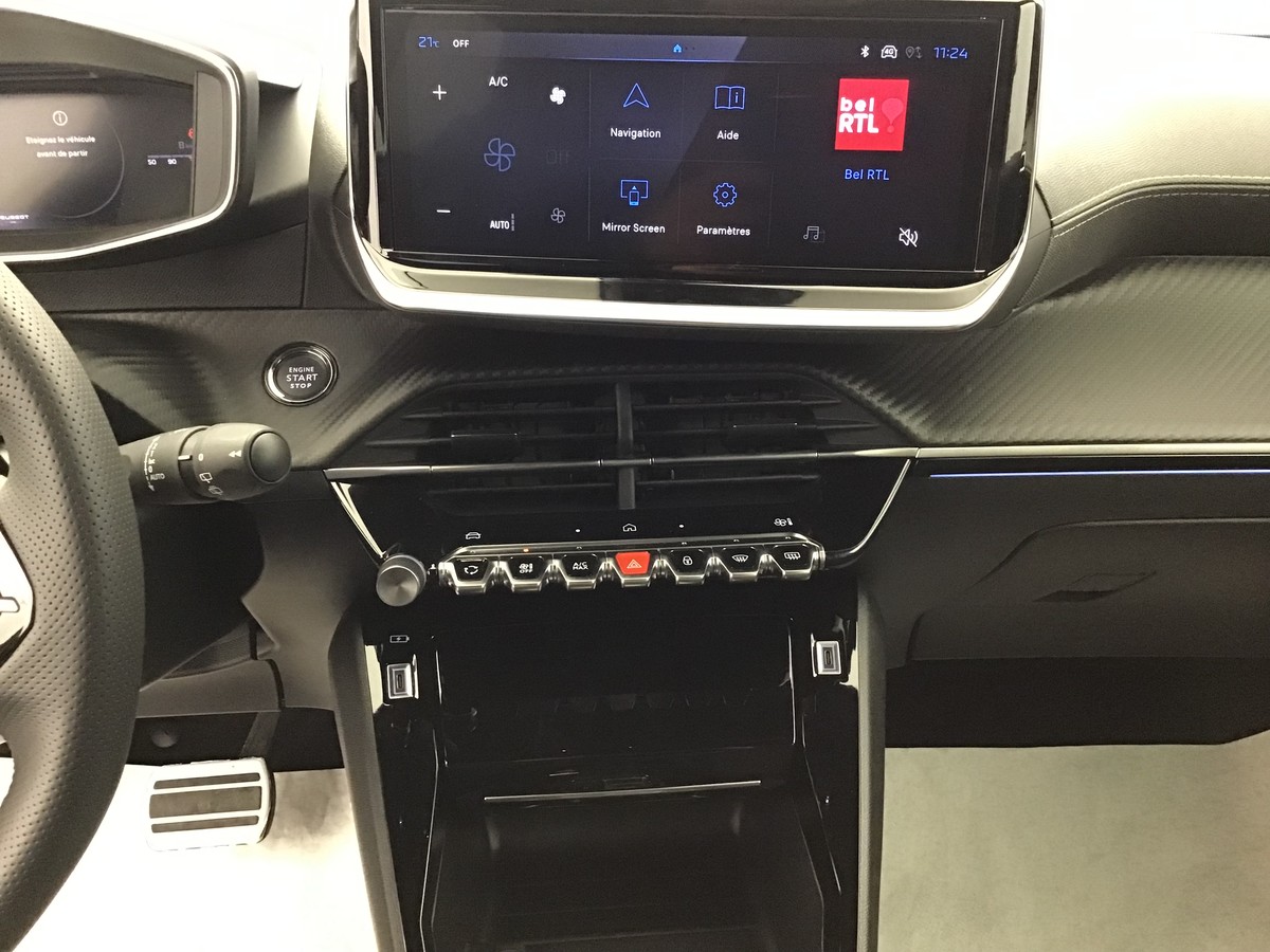 PEUGEOT 2008 HYBRID 145 GT 1.2 Hybrid 136ch E-Dsc6 Gt + Régulateur de vitesse + Navigation