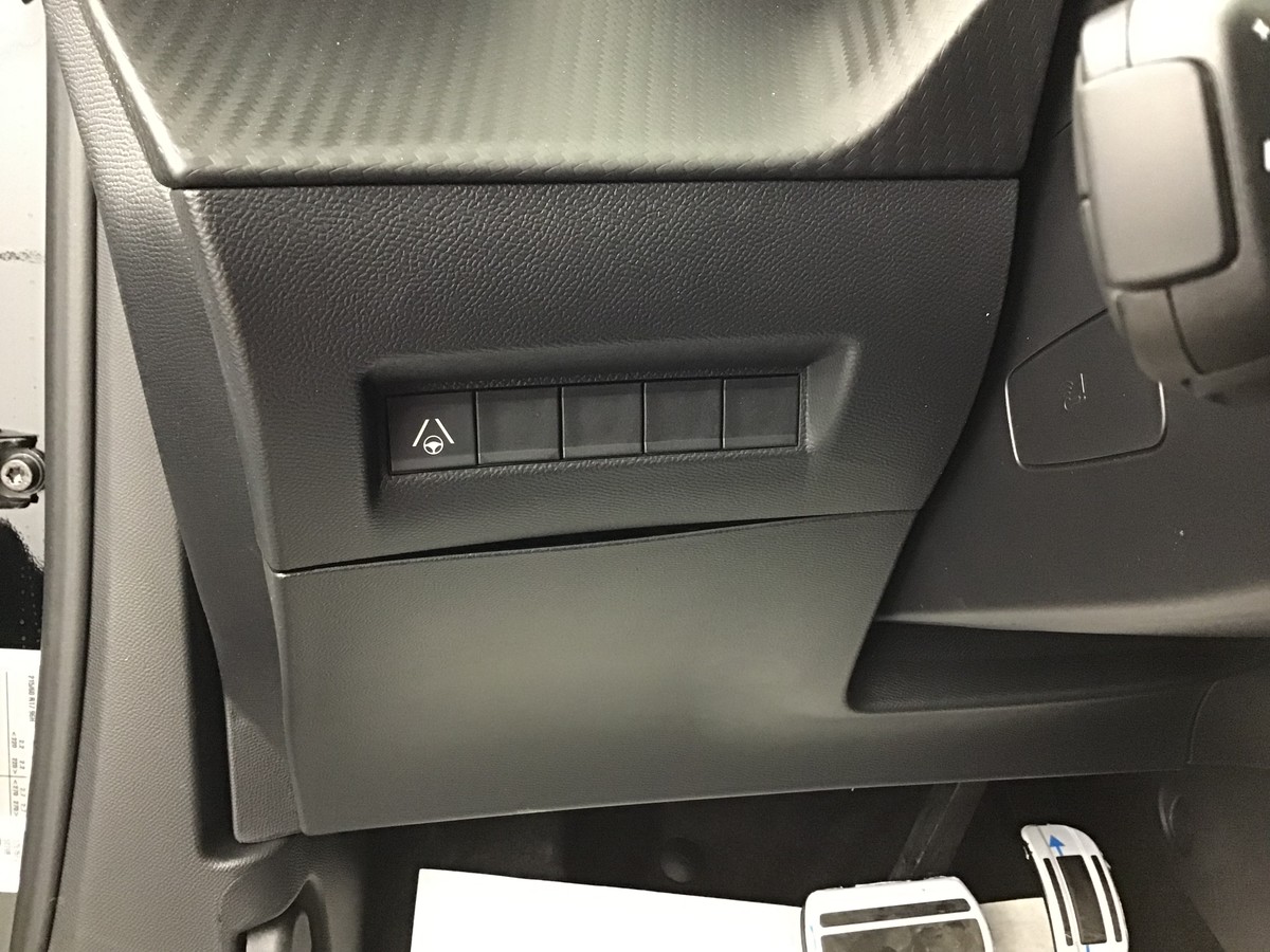 PEUGEOT 2008 HYBRID 145 GT 1.2 Hybrid 136ch E-Dsc6 Gt + Régulateur de vitesse + Navigation