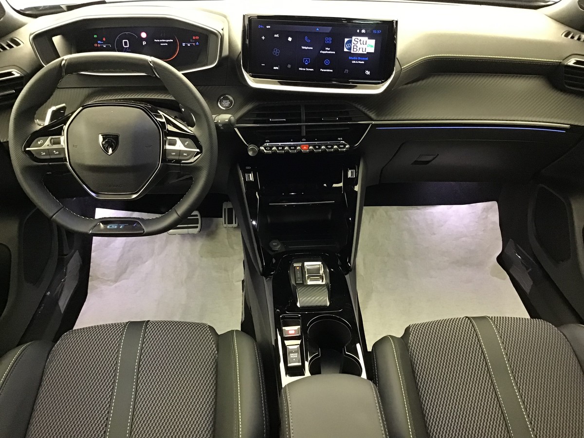 PEUGEOT 2008 HYBRID 145 GT 1.2 Hybrid 136ch E-Dsc6 Gt