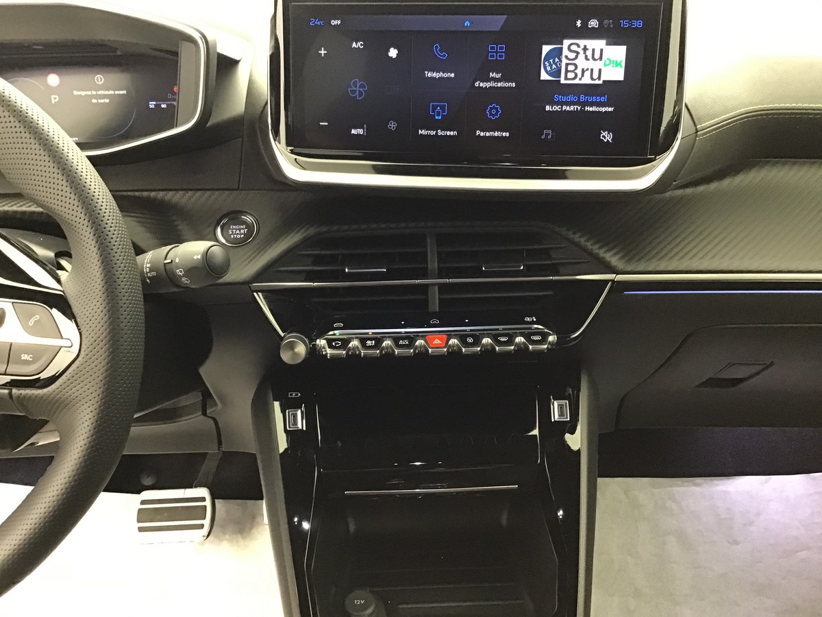 PEUGEOT 2008 HYBRID 145 GT 1.2 Hybrid 136ch E-Dsc6 Gt