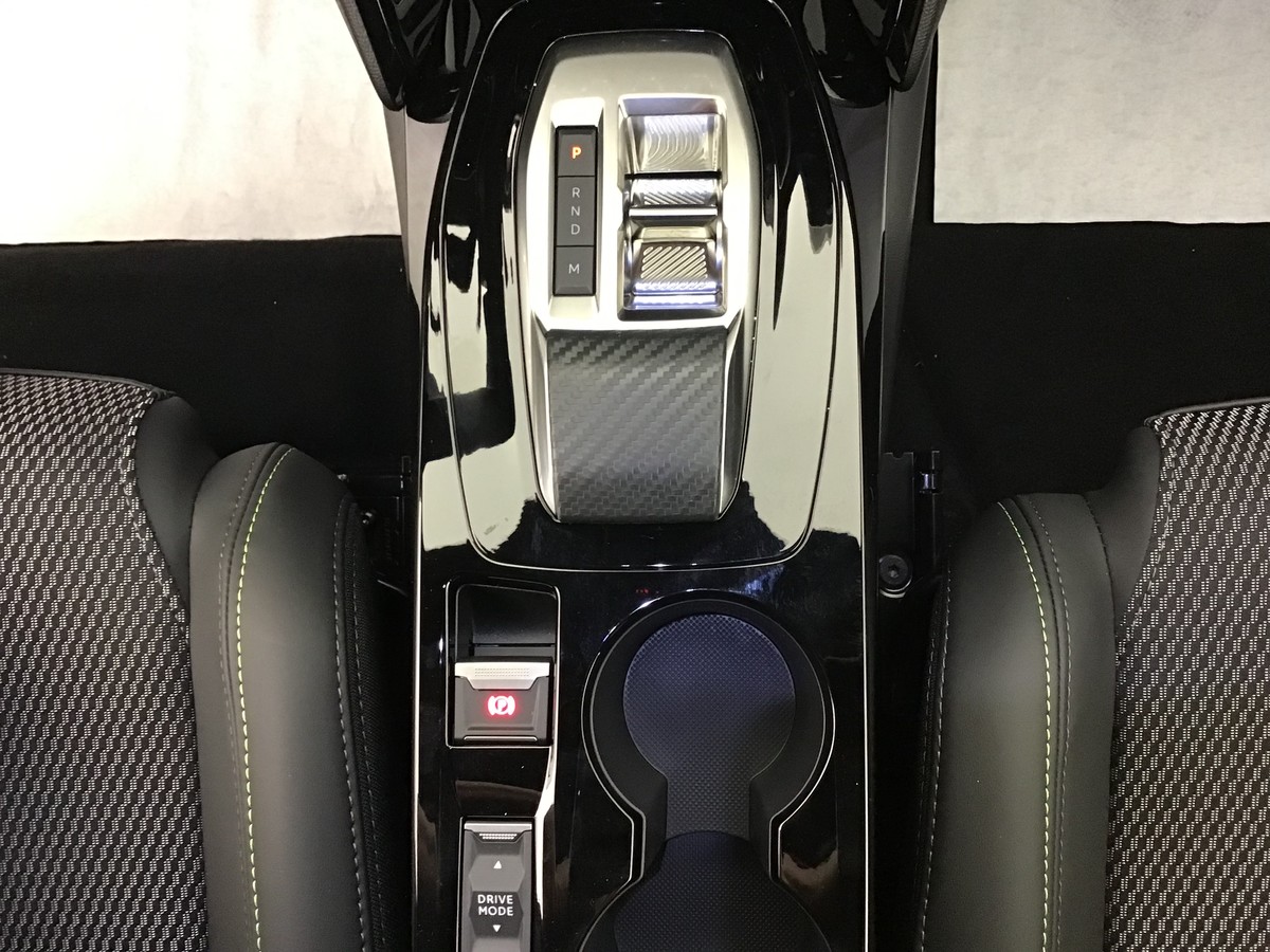 PEUGEOT 2008 HYBRID 145 GT 1.2 Hybrid 136ch E-Dsc6 Gt