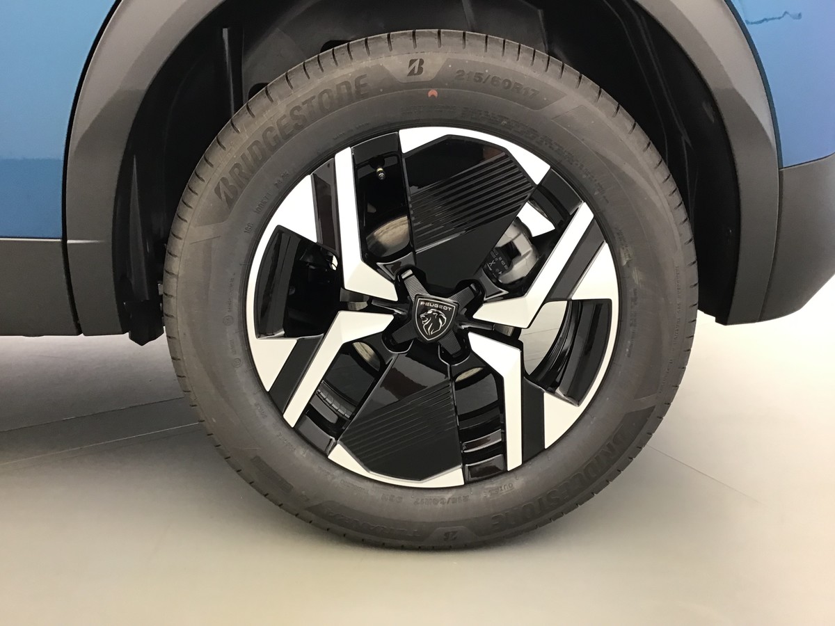 PEUGEOT 2008 HYBRID 145 GT 1.2 Hybrid 136ch E-Dsc6 Gt