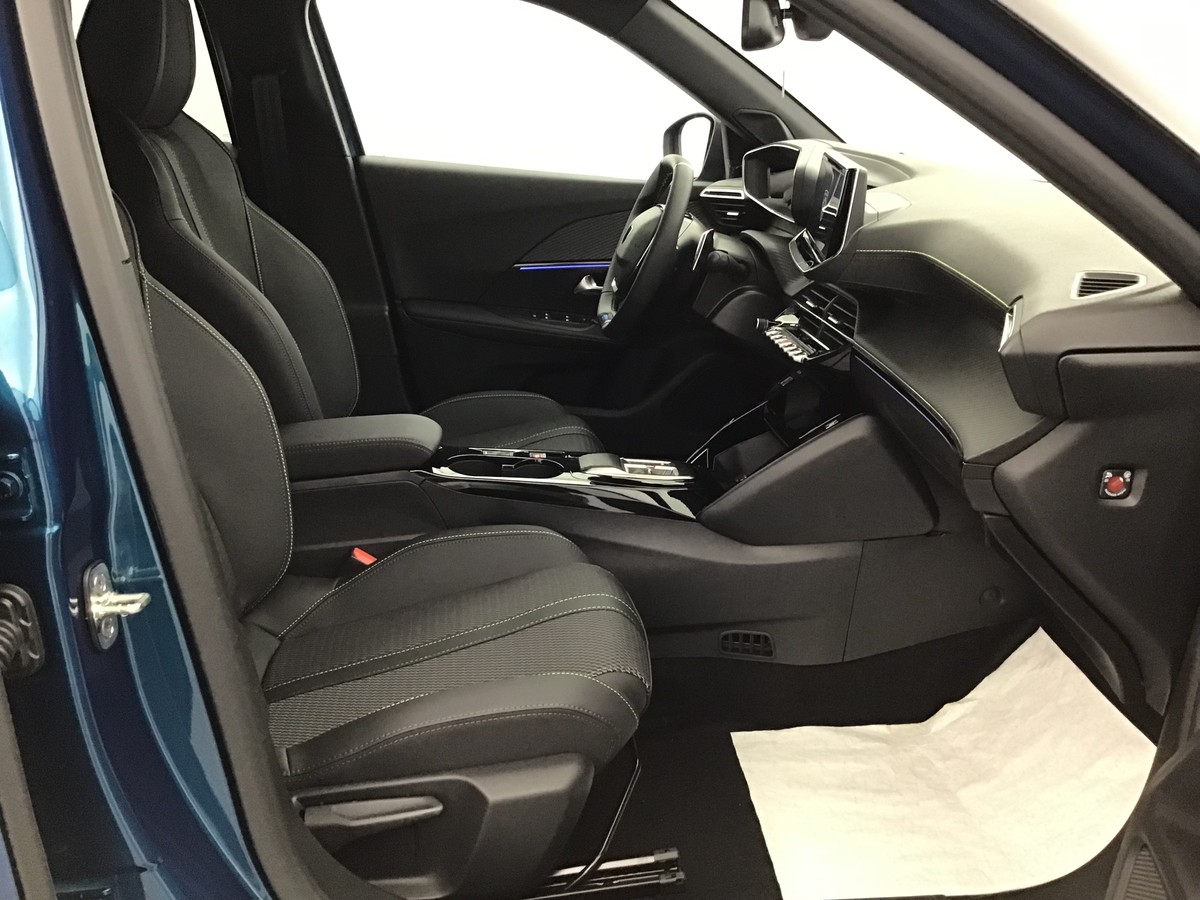 PEUGEOT 2008 HYBRID 145 GT 1.2 Hybrid 136ch E-Dsc6 Gt