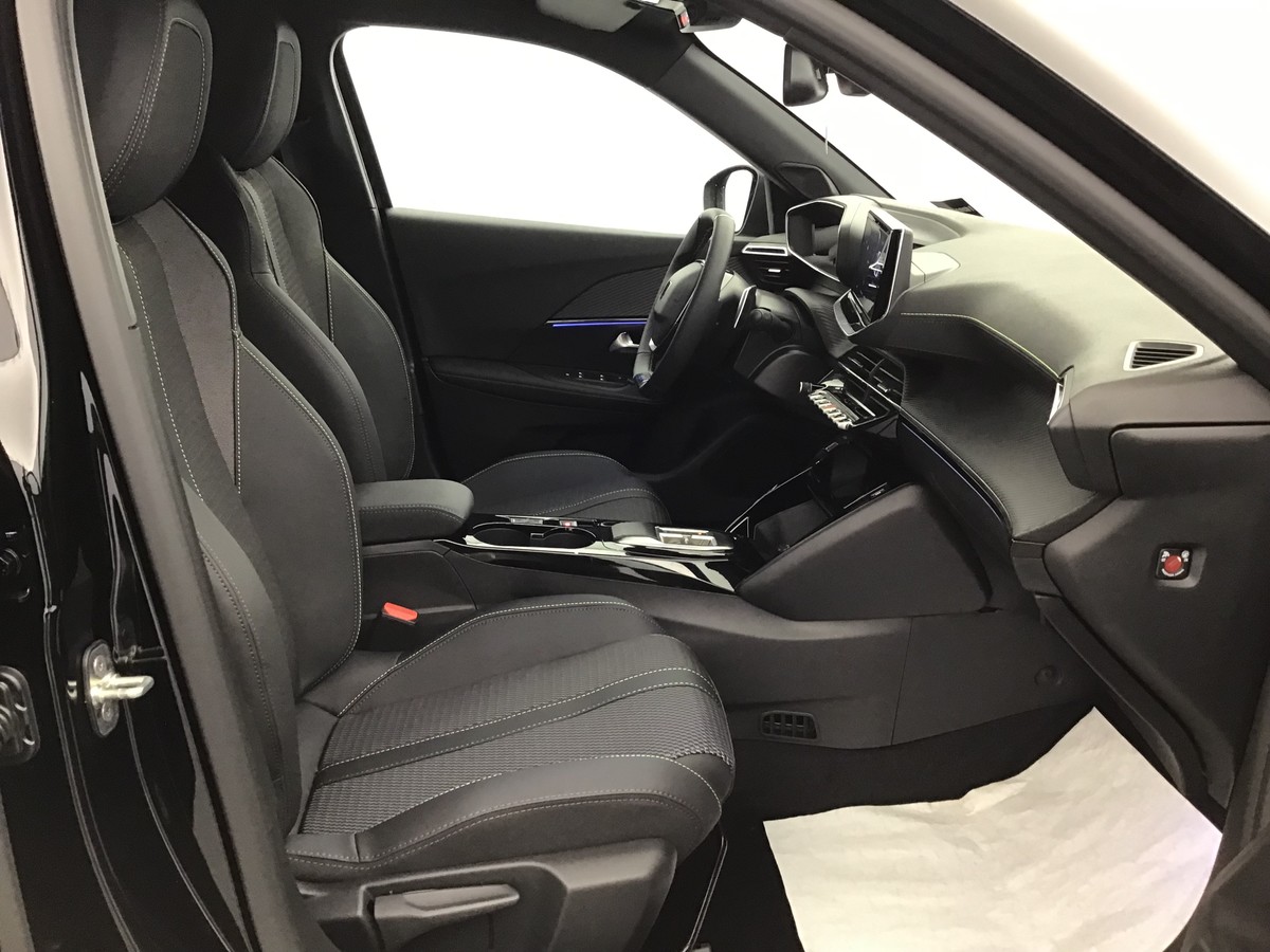 PEUGEOT 2008 HYBRID 145 GT 1.2 Hybrid 136ch E-Dsc6 Gt + Régulateur de vitesse + Navigation